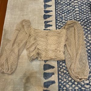 Super super cute polka dot top in such good condition